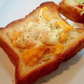 マジソル/マヨで　炒り卵とチーズのデニッシュパン
